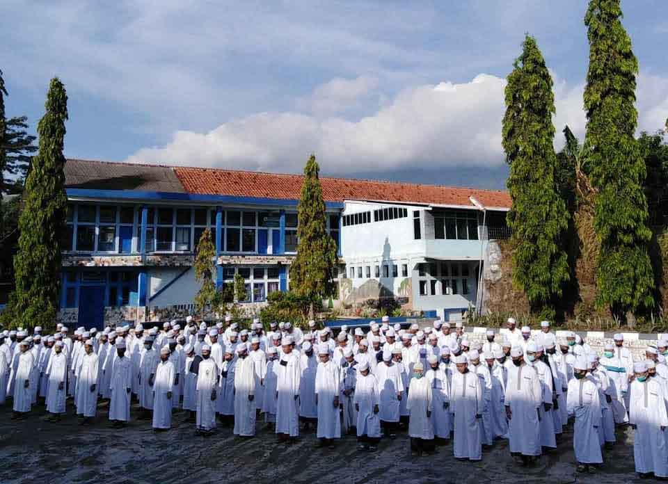 Read more about the article Peran Pondok Pesantren dalam Membangun Generasi Berakhlak Mulia